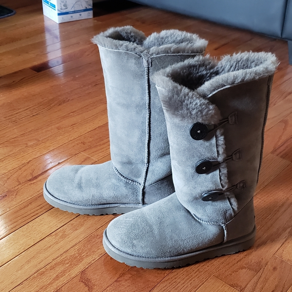 Tall grey Bailey Button UGGS and care kit